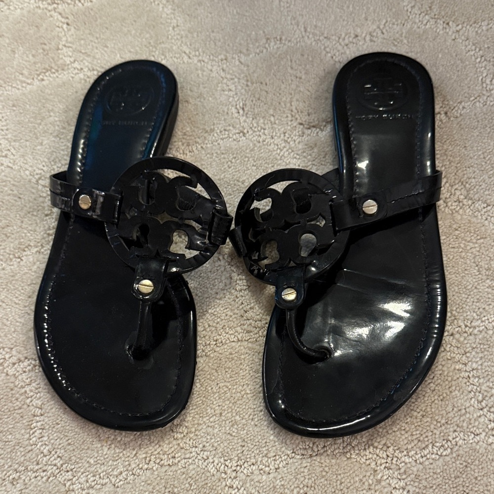 Tory Burch Stylish Black Sandals - Picture 3 of 3
